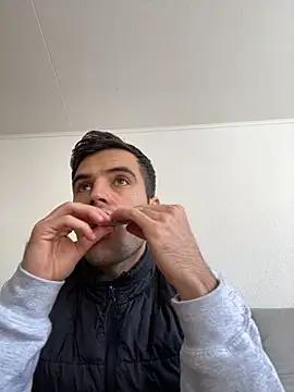 Snapshot of dino2603 chatting on 11-03-25, 12:17 dino2603 online show from 11-03-25, 12:17