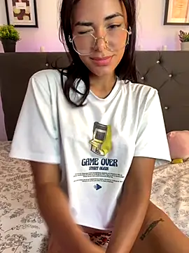 Im Lyan online show from 09-28-25, 04:01