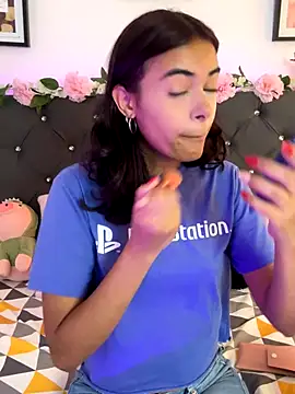 Im Lyan online show from 11-26-25, 03:24