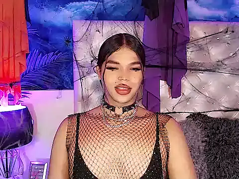 Valeria Swett  online show from 11-01-25, 03:41