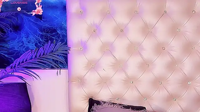 Valeria Swett  online show from 06-23-26, 09:24