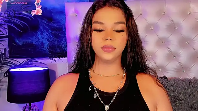 Valeria Swett  online show from 07-10-26, 08:33
