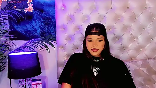 Valeria Swett  online show from 07-25-26, 08:39