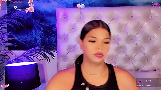 Valeria Swett  online show from 07-26-26, 08:16