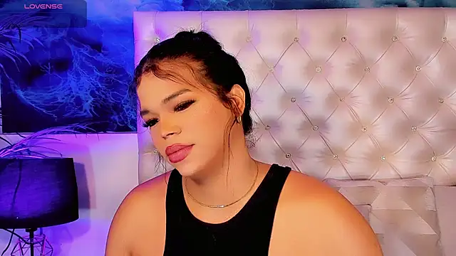 Valeria Swett  online show from 07-27-26, 08:38