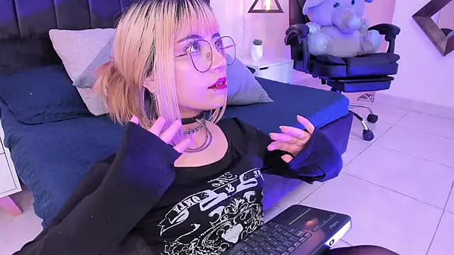 IvyBelle  online show from 09-17-25, 12:07