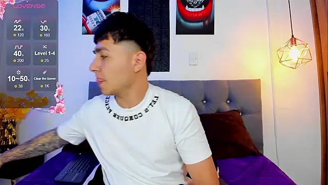 Nicolas James Sc online show from 10-23-25, 01:43