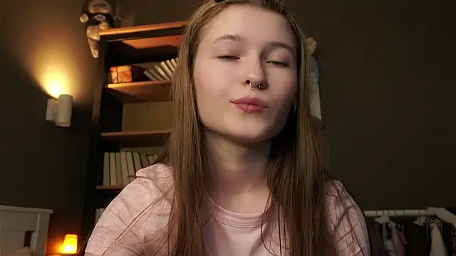 LynHillaire online show from 02-04-26, 11:27