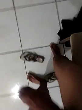 Snapshot of sueldofo chatting on 10-24-25, 12:41 sueldofo online show from 10-24-25, 12:41