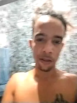 Snapshot of sueldofo chatting on 11-30-25, 06:45 sueldofo online show from 11-30-25, 06:45