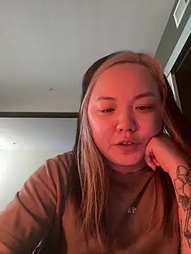 Snapshot of violet_lin chatting on 04-14-26, 06:25 violet lin online show from 04-14-26, 06:25