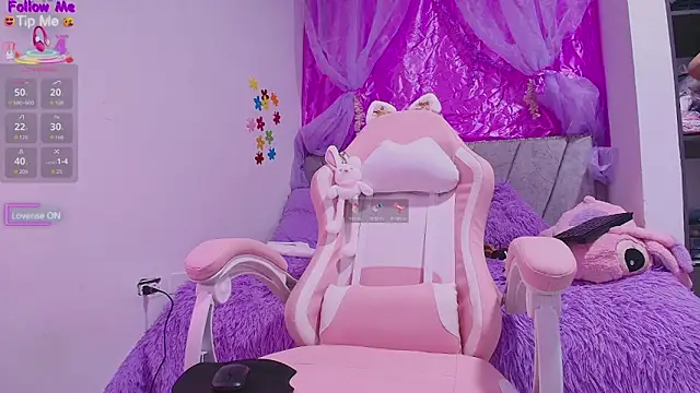 Snapshot of MeganRouss74 chatting on 11-13-25, 11:09 MeganRouss74 online show from 11-13-25, 11:09