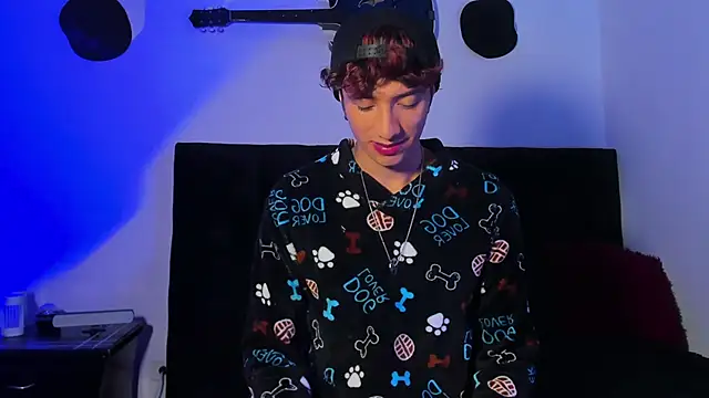 mhatias  online show from 04-14-26, 05:02