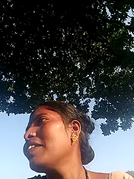 Snapshot of Jivika_Jaiswal chatting on 10-12-25, 01:48 Jivika Jaiswal online show from 10-12-25, 01:48