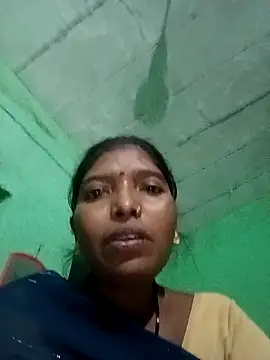 Snapshot of Jivika_Jaiswal chatting on 10-12-25, 01:54 Jivika Jaiswal online show from 10-12-25, 01:54