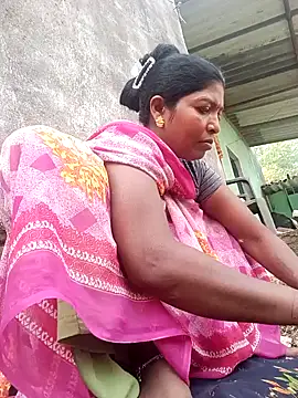 Snapshot of Jivika_Jaiswal chatting on 10-15-25, 02:01 Jivika Jaiswal online show from 10-15-25, 02:01