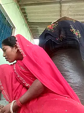 Snapshot of Jivika_Jaiswal chatting on 10-17-25, 02:04 Jivika Jaiswal online show from 10-17-25, 02:04