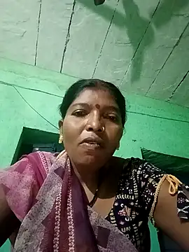 Snapshot of Jivika_Jaiswal chatting on 10-20-25, 12:11 Jivika Jaiswal online show from 10-20-25, 12:11