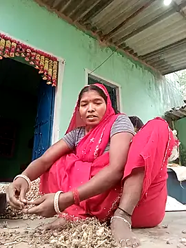 Snapshot of Jivika_Jaiswal chatting on 10-22-25, 03:18 Jivika Jaiswal online show from 10-22-25, 03:18