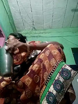 Snapshot of Jivika_Jaiswal chatting on 10-22-25, 11:04 Jivika Jaiswal online show from 10-22-25, 11:04