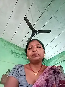 Snapshot of Jivika_Jaiswal chatting on 10-26-25, 02:06 Jivika Jaiswal online show from 10-26-25, 02:06