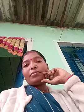 Snapshot of Jivika_Jaiswal chatting on 10-31-25, 11:55 Jivika Jaiswal online show from 10-31-25, 11:55