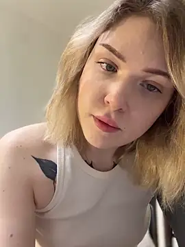 elliss  online show from 10-24-25, 03:08