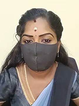 Snapshot of tamilammukuttyy chatting on 06-10-26, 07:07 tamilammukuttyy online show from 06-10-26, 07:07