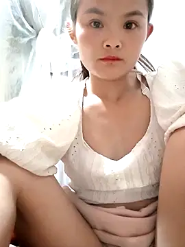 xinhxinhcute online show from 10-07-25, 02:58