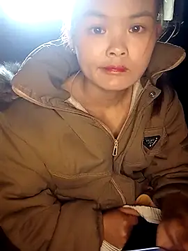 xinhxinhcute online show from 12-18-25, 02:06