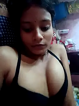 Snapshot of Hot_Mayra_ chatting on 10-15-25, 08:03 Hot Mayra  online show from 10-15-25, 08:03