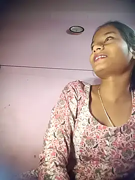 Snapshot of Hot_Mayra_ chatting on 11-10-25, 04:55 Hot Mayra online show from 11-10-25, 04:55