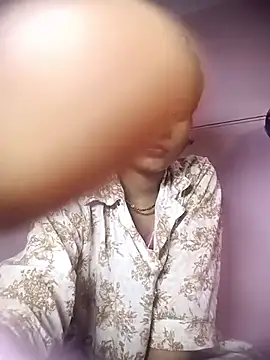 Snapshot of Hot_Mayra_ chatting on 11-18-25, 05:12 Hot Mayra online show from 11-18-25, 05:12