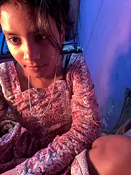 Snapshot of Hot_Mayra_ chatting on 12-17-25, 06:19 Hot Mayra online show from 12-17-25, 06:19