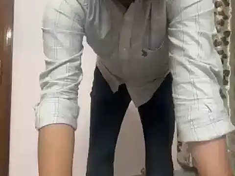 Snapshot of ind2537 chatting on 04-02-26, 09:18 ind2537 online show from 04-02-26, 09:18