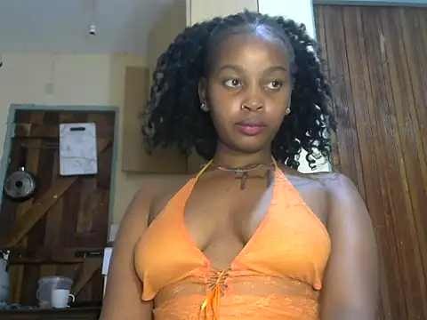 Lattie1 online show from 10-20-25, 03:23