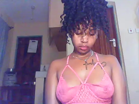 Lattie1 online show from 10-21-25, 06:47