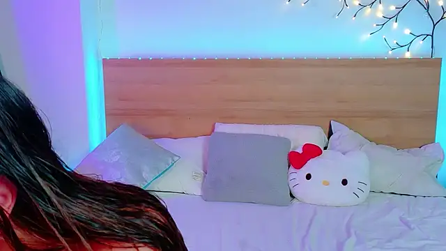 Bella Davis love online show from 10-29-25, 05:47