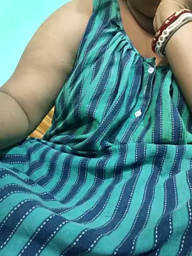 Snapshot of desi_boudi87 chatting on 05-12-26, 05:10 desi boudi87 online show from 05-12-26, 05:10