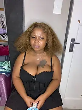 JuicyMellow21 online show from 02-11-26, 10:26