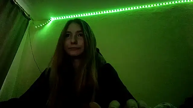 Nymera flare online show from 11-19-25, 06:35