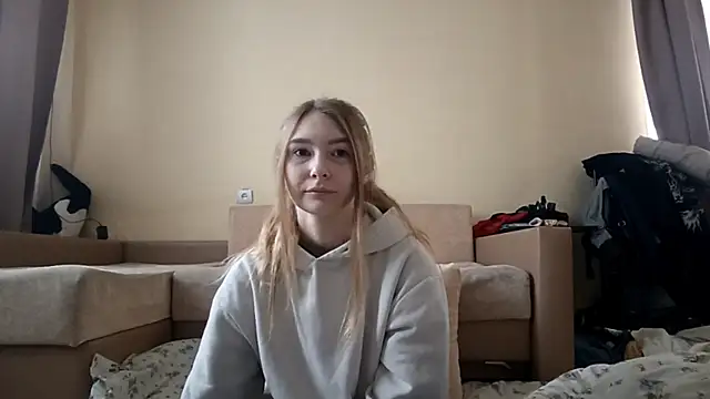 Nymera flare online show from 11-26-25, 06:47