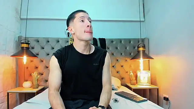 HunterHeat  online show from 10-03-25, 12:02