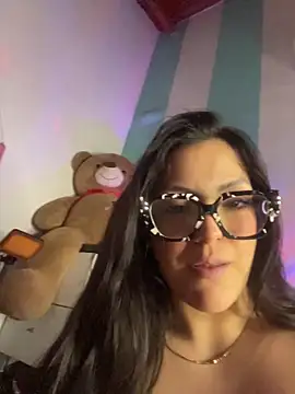 Snapshot of alilith chatting on 05-19-26, 06:03 alilith online show from 05-19-26, 06:03