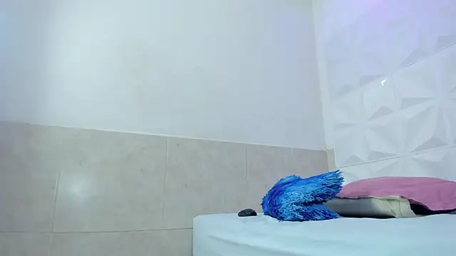 Aisha farah online show from 09-13-25, 02:39