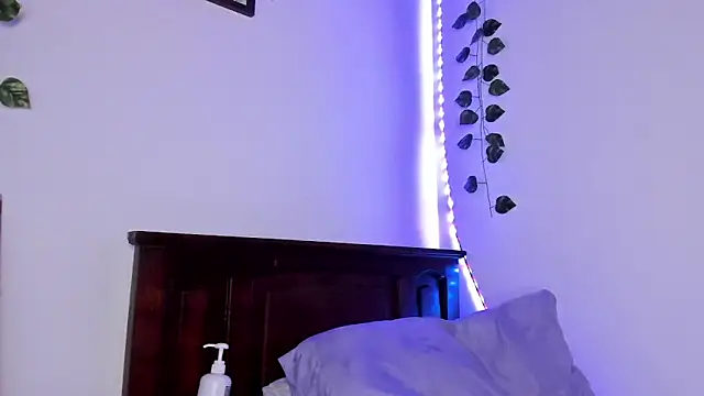 Snapshot of Michluxe_69 chatting on 10-04-25, 04:21 Michluxe 69 online show from 10-04-25, 04:21