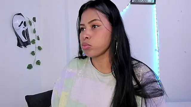 Snapshot of Michluxe_69 chatting on 11-18-25, 12:42 Michluxe 69 online show from 11-18-25, 12:42