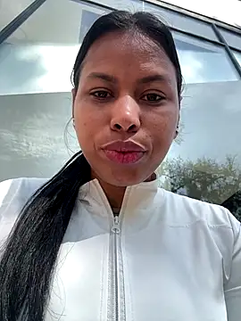 Snapshot of Michluxe_69 chatting on 11-29-25, 01:47 Michluxe 69 online show from 11-29-25, 01:47