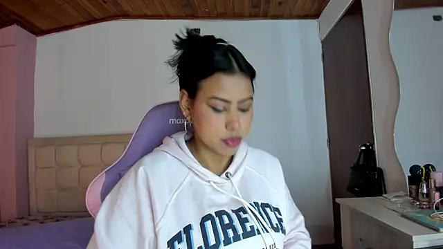 Michluxe 69 online show from 07-28-26, 02:51