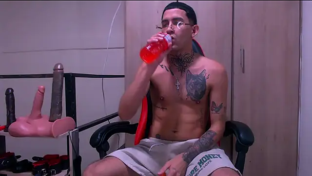 Snapshot of dilan_abraham12 chatting on 03-20-26, 06:29 dilan abraham12 online show from 03-20-26, 06:29